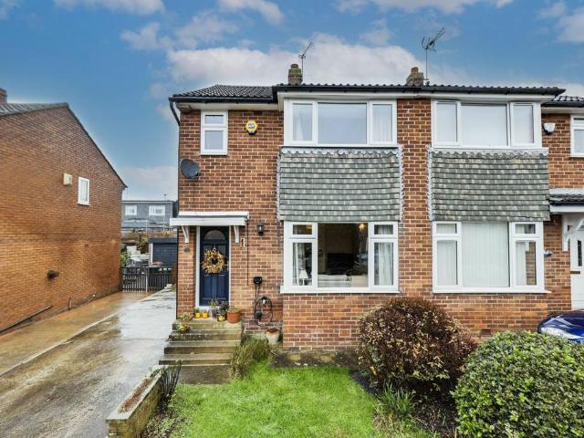 House for sale in Cookridge, West Yorkshire
