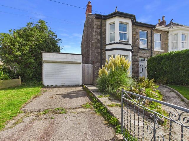 House for sale in Mount Ambrose, Cornwall