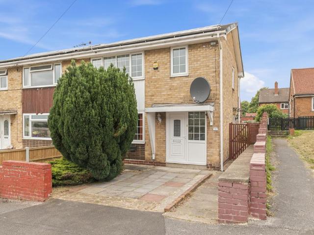 House for sale in Chickenley, Dewsbury