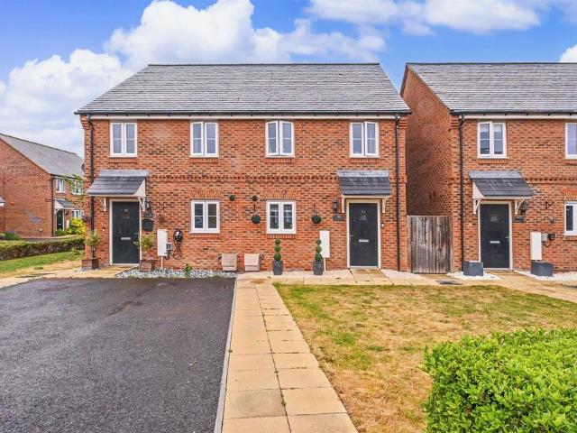 House for sale in Aston Clinton, Buckinghamshire