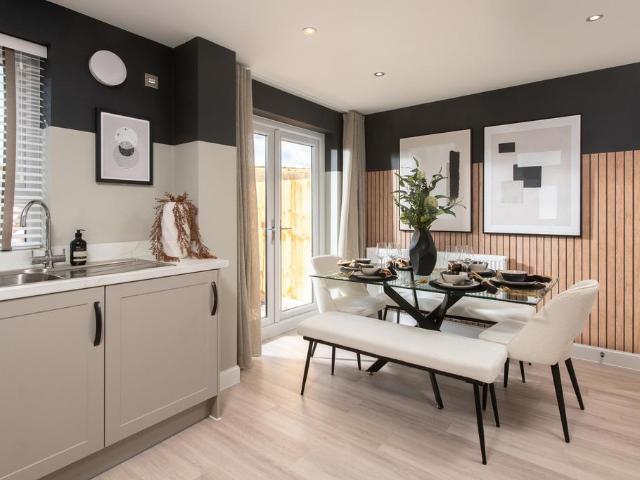 House for sale in Overstone, Moulton