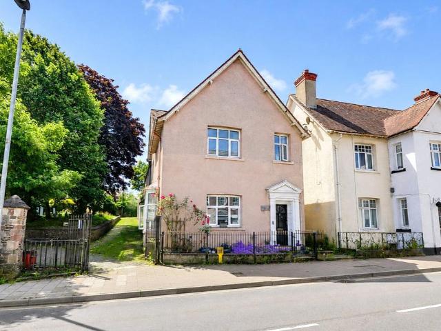 House for sale in Great Torrington, Brandis Corner