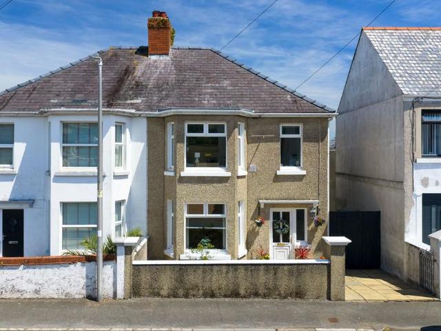 House for sale in Milford Haven, Wales