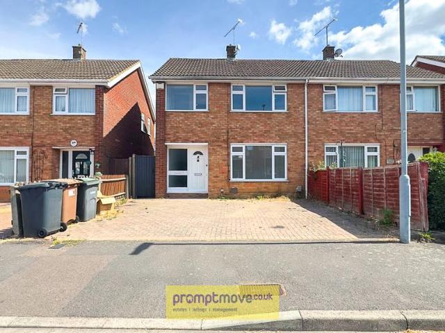 House for sale in Lewsey Farm, Luton