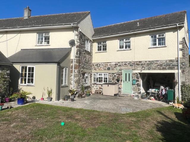 House for sale in Grade-Ruan, Cornwall