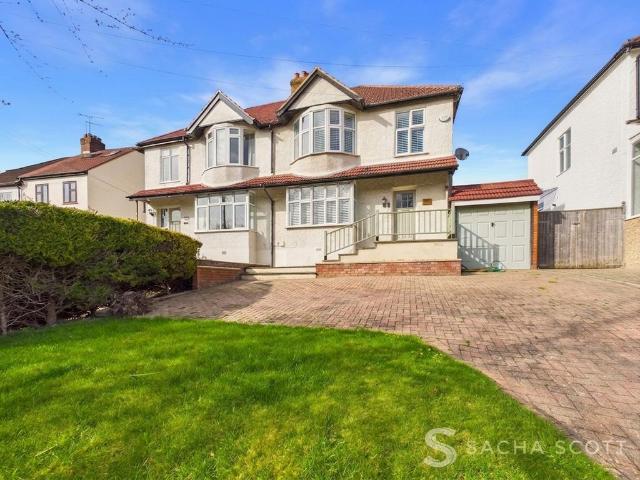 House for sale in Nork, Red Hill