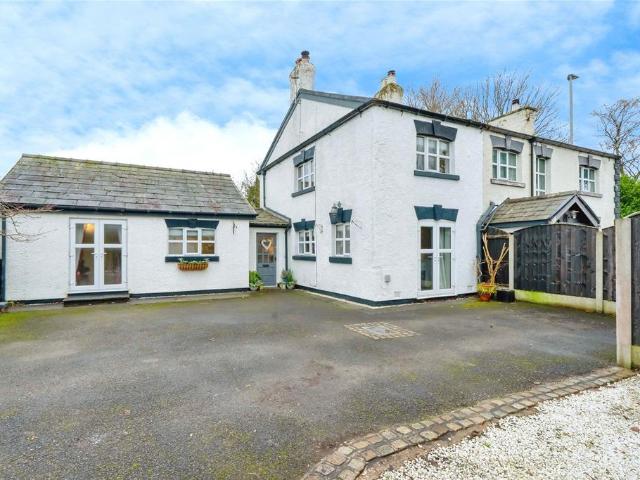 House for sale in Lower Stretton, Warrington