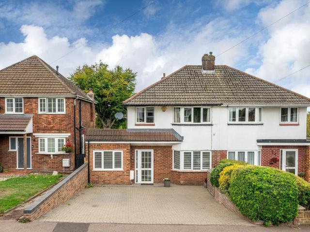 House for sale in California, Dunstable