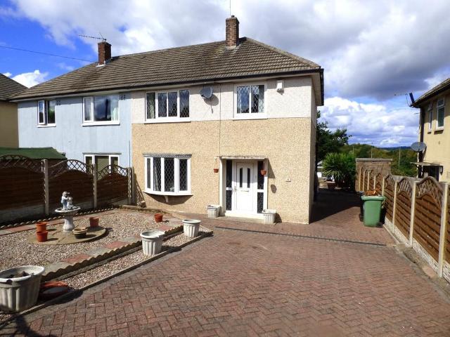House for sale in Farsley, West Yorkshire