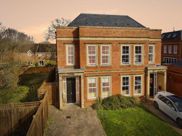 House for sale in Manor Park, Epsom