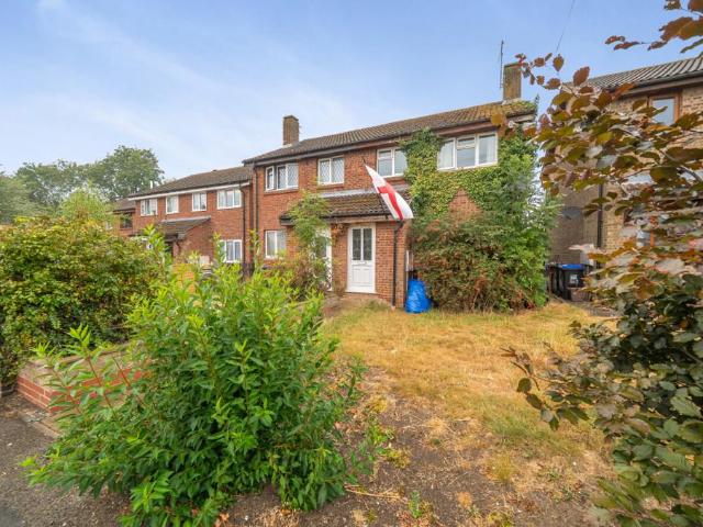 House for sale in Long Buckby, West Northamptonshire