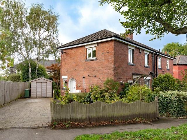 House for sale in Farsley, West Yorkshire