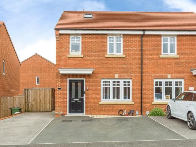 House for sale in City Fields, West Yorkshire
