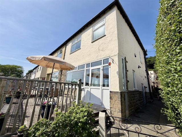 House for sale in Hove Edge, Hipperholme