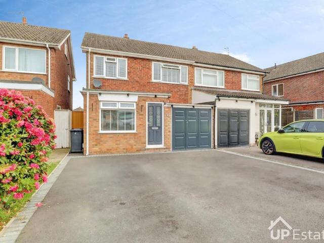 House for sale in Camp Hill, Warwickshire