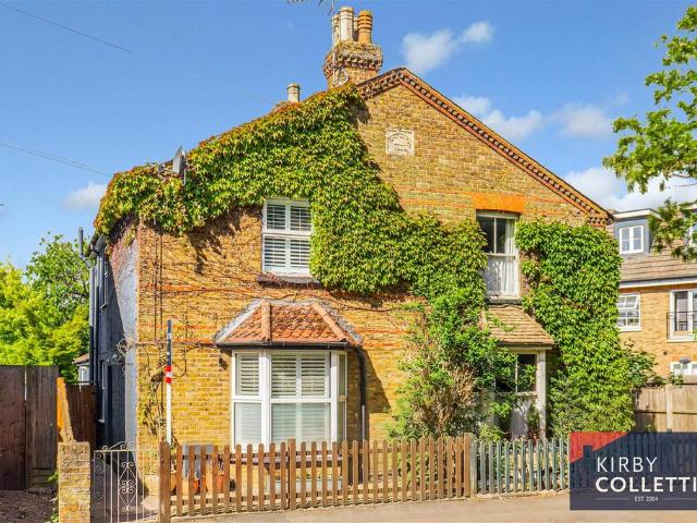 House for sale in Broxbourne, Hertfordshire