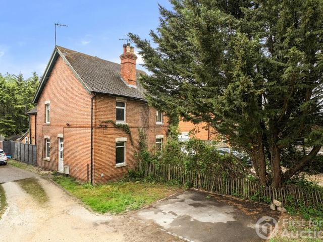 House for sale in Shinfield