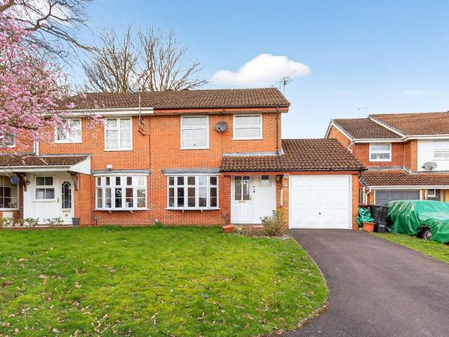 House for sale in Emmbrook, Wokingham