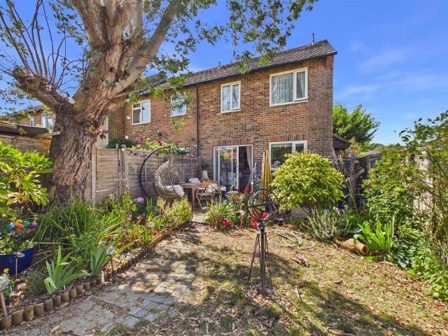 House for sale in Littlecote, West Sussex