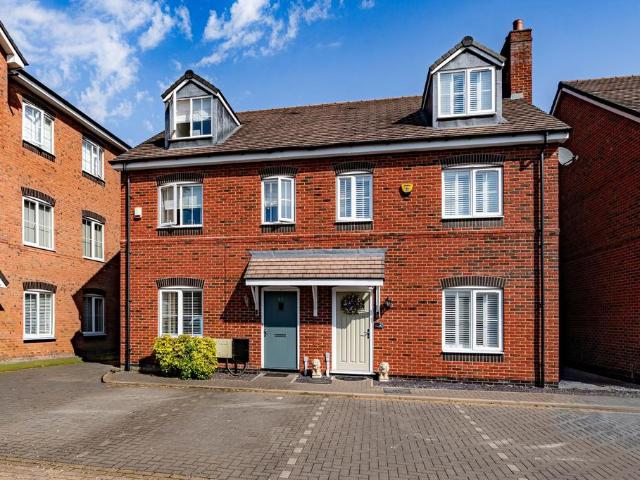 House for sale in Gun Hill, Warwickshire