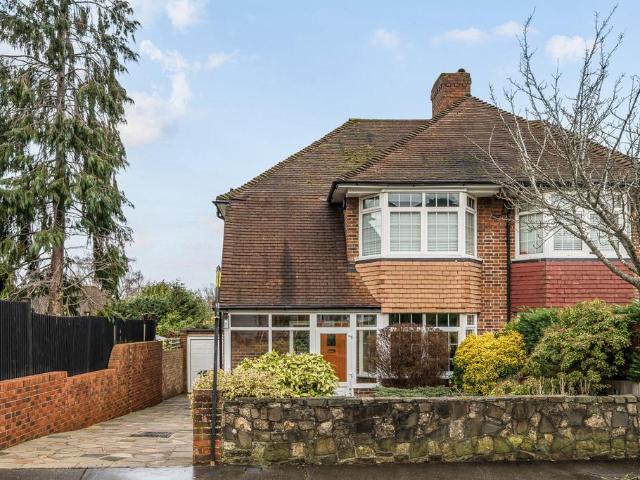 House for sale in London Borough of Croydon, Shirley