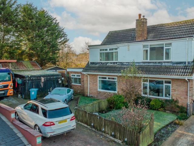 House for sale in Muirhead, Scotland