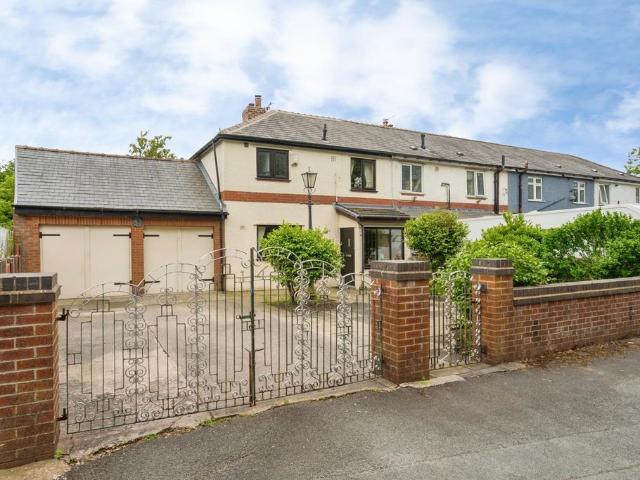 House for sale in Daisy Hill, Lee Bank