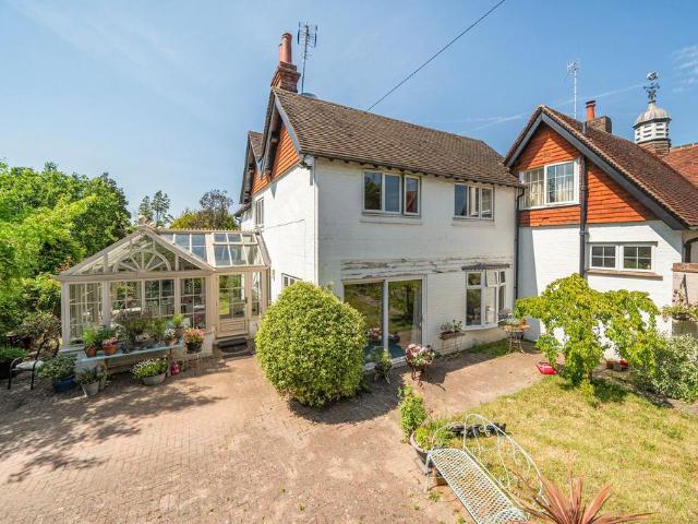 House for sale in Hawkenbury, Sandown Park