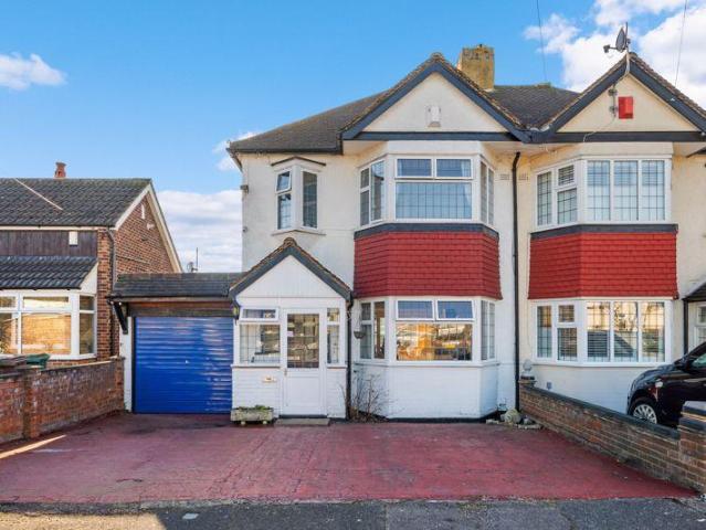 House for sale in Worcester Park, Greater London