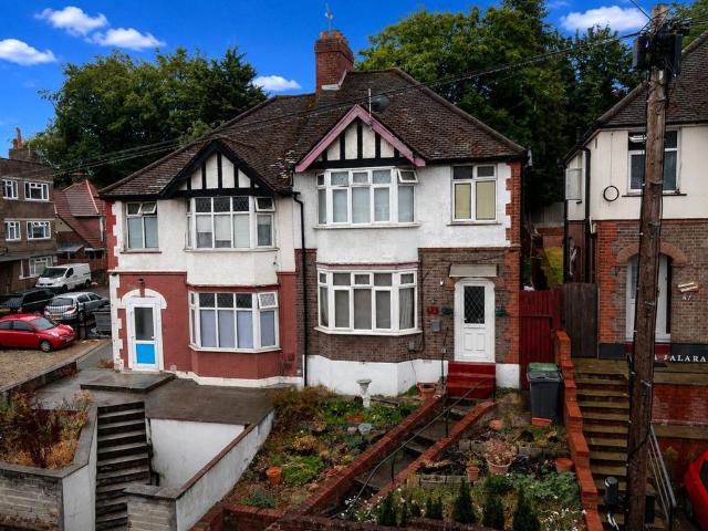 House for sale in Farley Hill, Spring Park