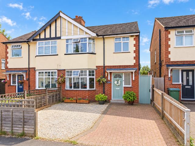 House for sale in Slip End, Bedfordshire