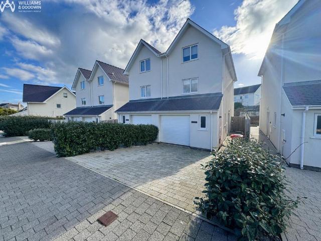 House for sale in Trearddur, Wales