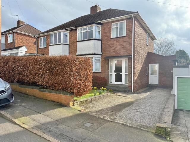 House for sale in Halesowen, West Midlands