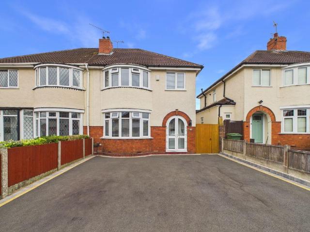 House for sale in Aldersley, Claregate