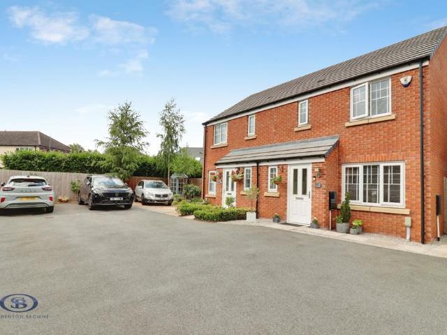 House for sale in Sandbach Heath, Sandbach