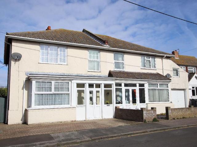 House for sale in Frinton and Walton, Dale Hill