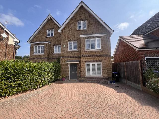 House for sale in Pachesham Park, Surrey