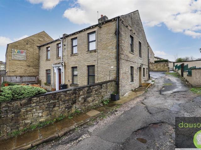 House for sale in Hove Edge, Hipperholme