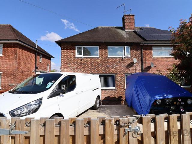 House for sale in Hackenthorpe, South Yorkshire