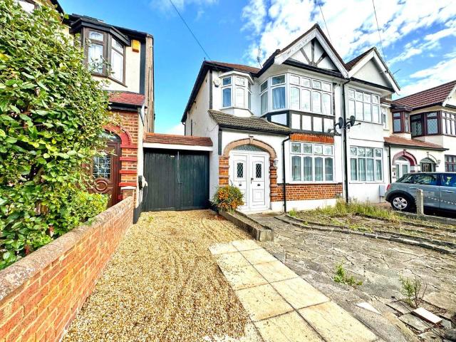 House for sale in Romford, Havering
