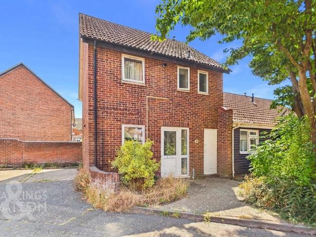House for sale in Clover Hill, East Bank