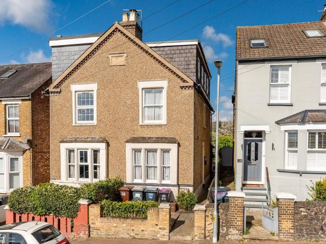 House for sale in Kings Hill, Colliers End