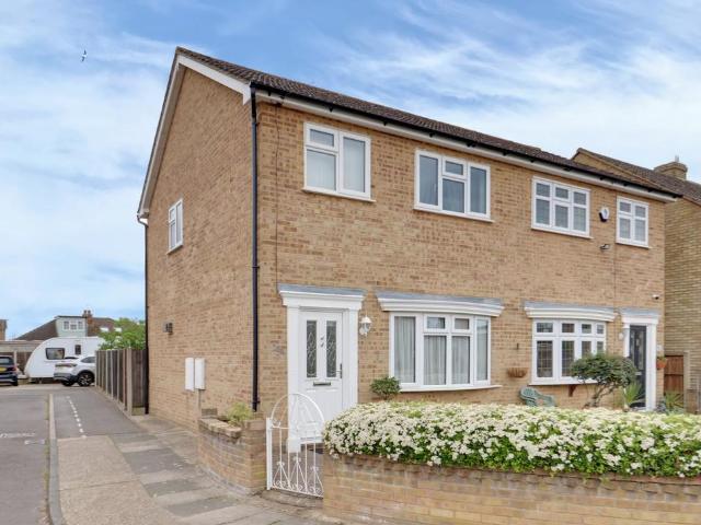House for sale in Rainham, Greater London
