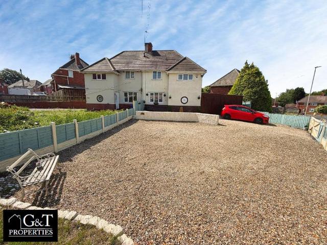 House for sale in Pensnett, West Midlands