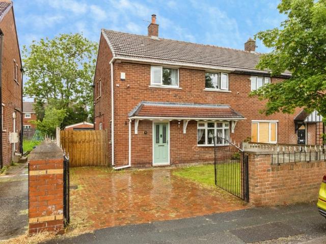 House for sale in Royston, South Yorkshire