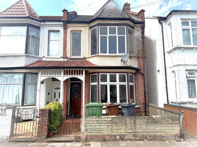 House for sale in Wealdstone, Greater London
