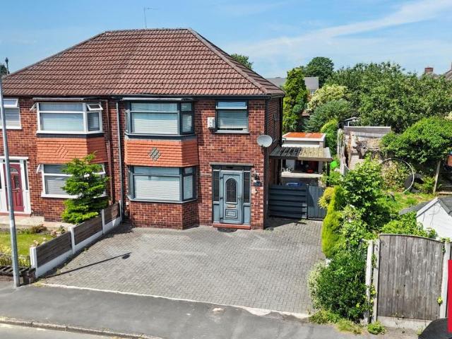 House for sale in Higher Irlam, Salford
