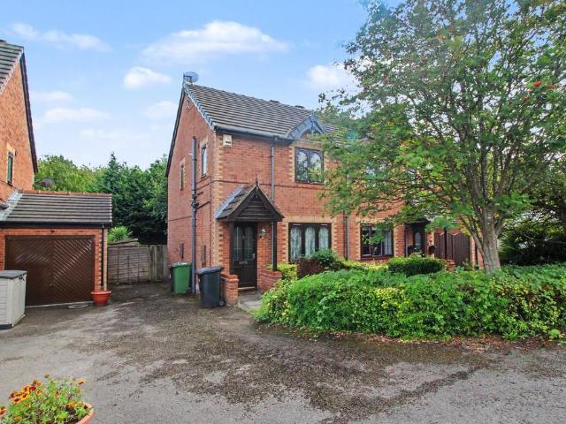 House for sale in Robin Hood, West Yorkshire