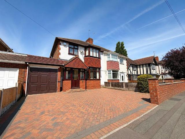 House for sale in Fallings Park, Park Village