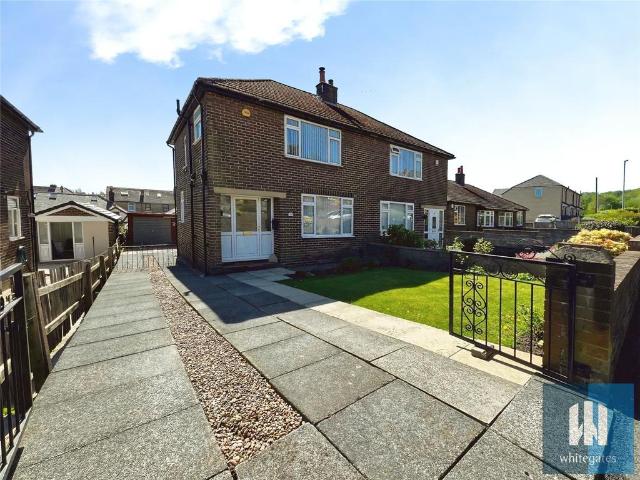 House for sale in Paddock, Milnsbridge